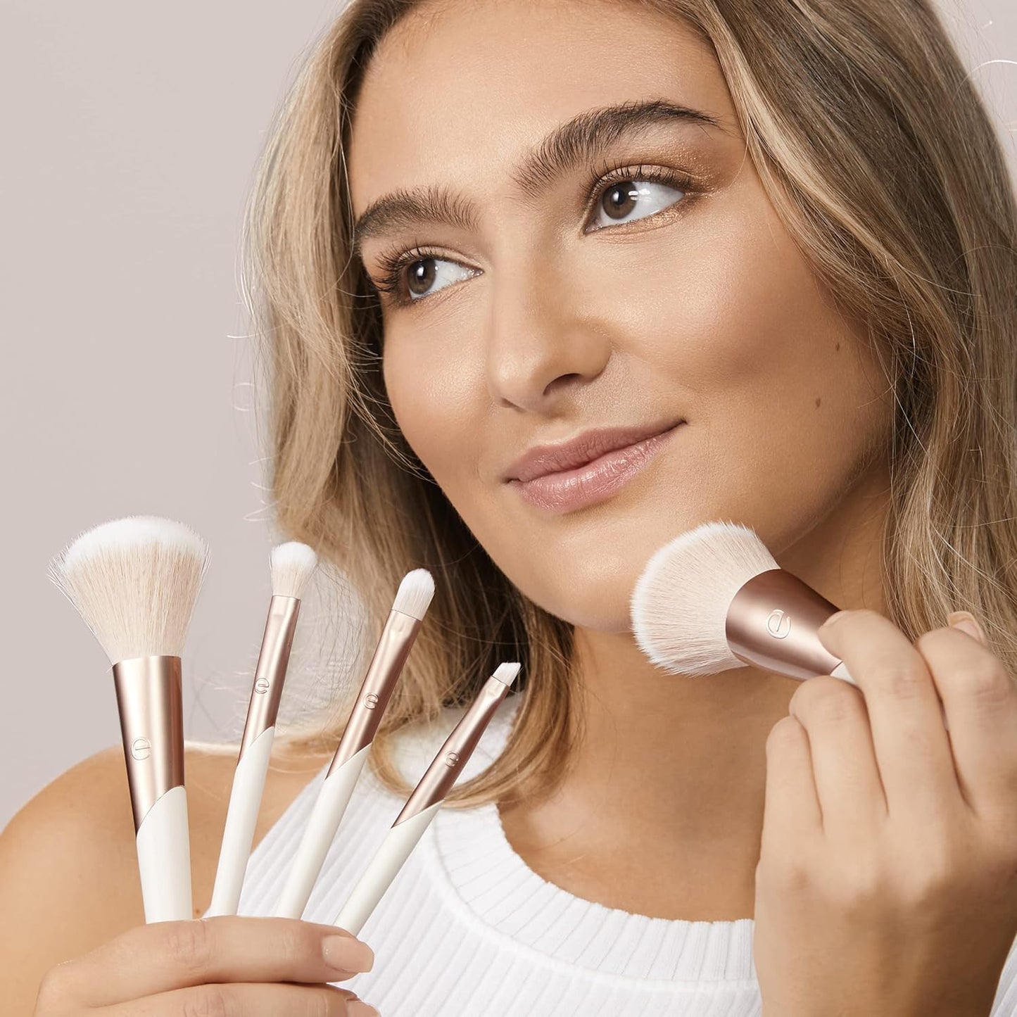 Elevate Your Beauty Routine with the Luxe Natural Elegance 5-Piece Professional Makeup Brush Set – Perfect for Flawless Face, Cheek, and Eye Makeup!