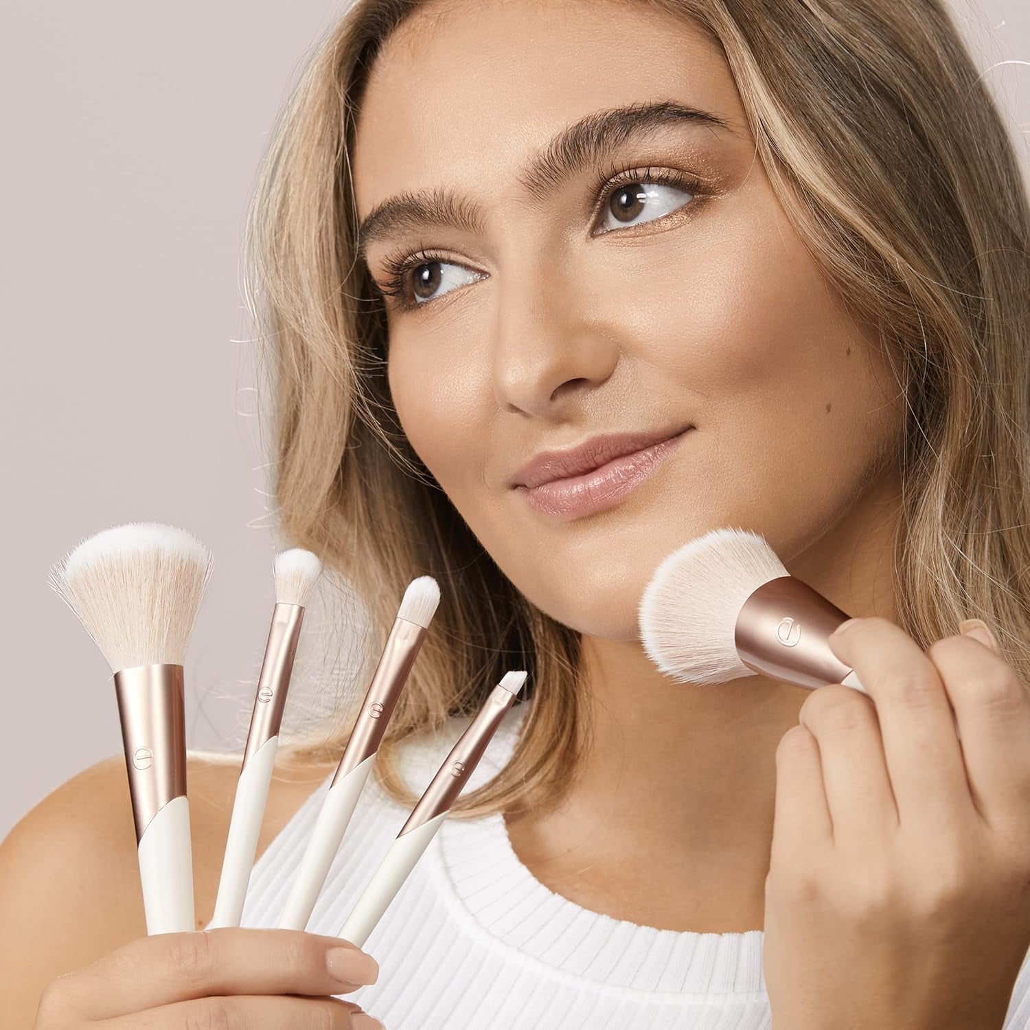 Elevate Your Beauty Routine with the Luxe Natural Elegance 5-Piece Professional Makeup Brush Set – Perfect for Flawless Face, Cheek, and Eye Makeup!