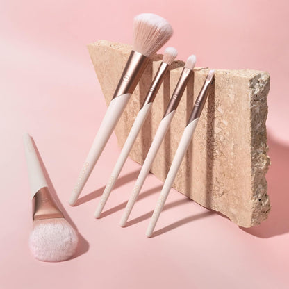 Elevate Your Beauty Routine with the Luxe Natural Elegance 5-Piece Professional Makeup Brush Set – Perfect for Flawless Face, Cheek, and Eye Makeup!